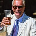 Farage invinge in alegerile partiale din Clacton