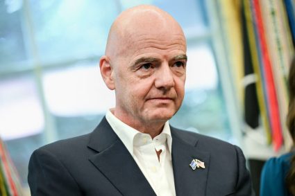 Gianni Infantino anunță suspendarea proiectului de investiții private al FIFA ca urmare a criticilor primite.