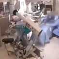 Imagini remarcabile Reactia unor chirurgi surprinsi de un cutremur in timpul unei operatii