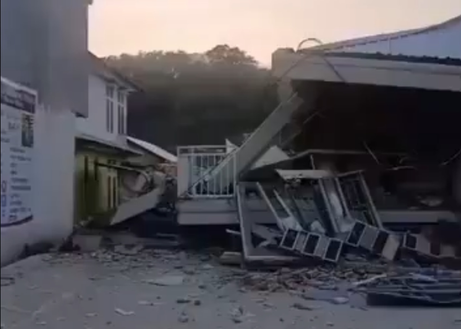 Indonezia afectata de un cutremur cu magnitudinea de 77 a fost emisa o alerta de tsunami