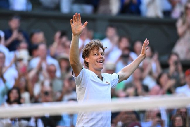 Jannik Sinner se antreneaza la Torino pentru revenirea la US Open Liderul mondial ATP implineste duminica 25 de ani