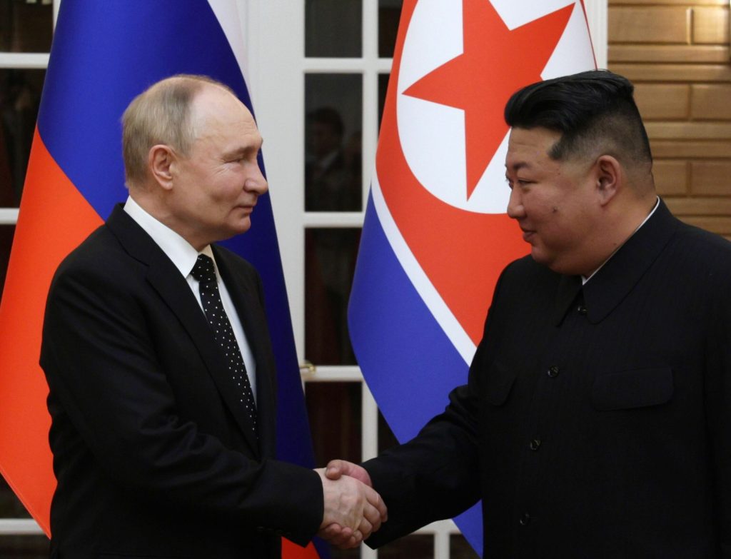 Kim Jong Un inchiriaza soldati lui Putin cu 2000 de dolari lunar Coreea de Nord obtine miliarde din razboiul Rusiei