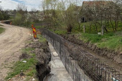 Lucrările avansează pe șantierul dintr-o comună din Cluj! Modernizarea infrastructurii rutiere intră într-o nouă etapă.