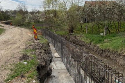 Lucrarile avanseaza pe santierul dintr o comuna din Cluj Modernizarea infrastructurii rutiere intra intr o noua etapa