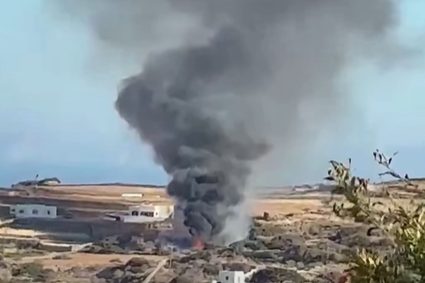 Lună de miere încheiată tragic în Grecia: un cuplu britanic și pilotul au murit într-un accident de elicopter în Sifnos.