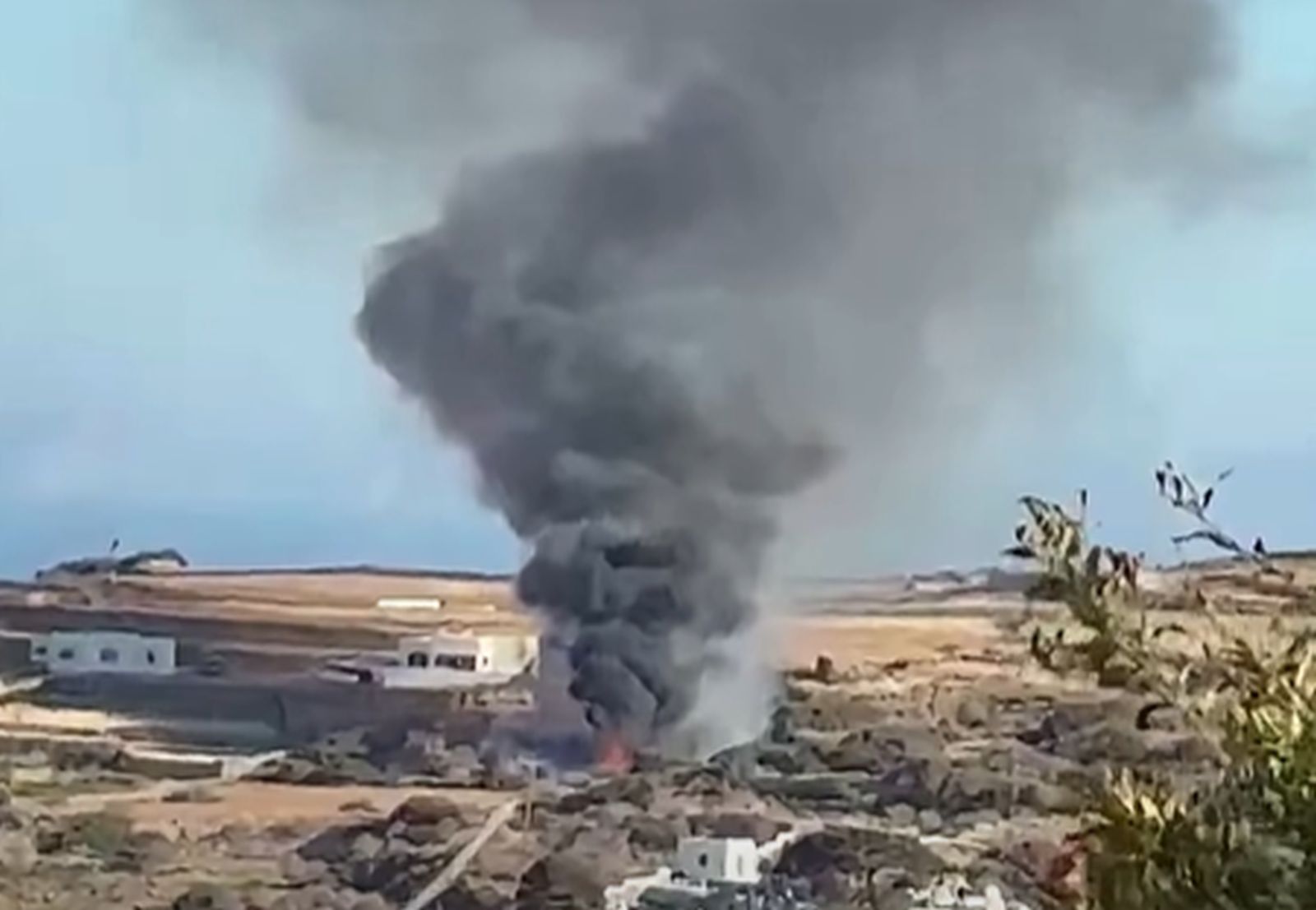Luna de miere incheiata tragic in Grecia un cuplu britanic si pilotul au murit intr un accident de elicopter in Sifnos