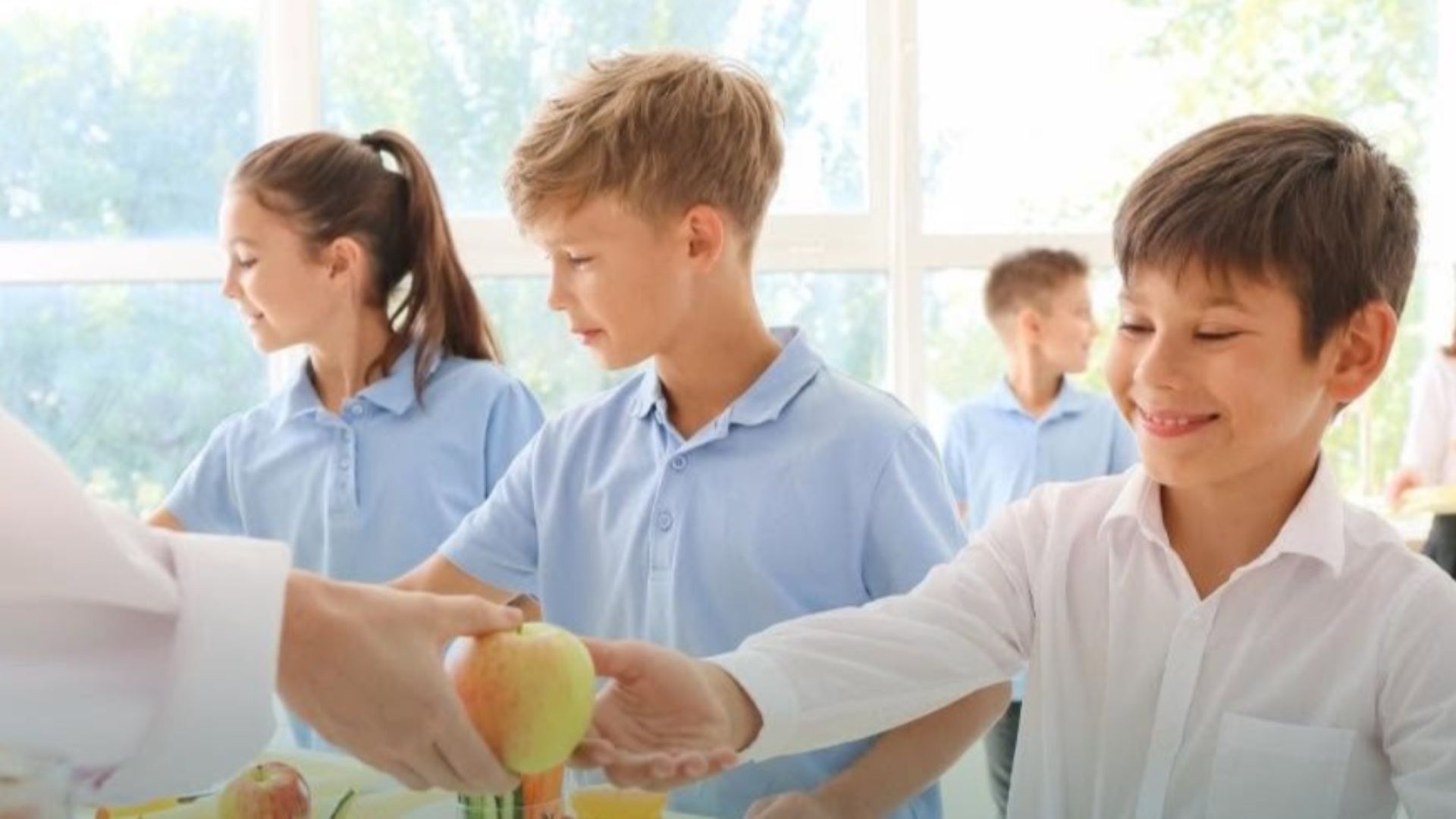 Masa calda pentru copiii din Apahida Primaria anunta extinderea programului la crese gradinite si pana in clasa a IV a