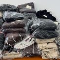 Mii de articole de imbracaminte parfumuri si incaltaminte suspectate de contrafacere gasite in vehicule din Turcia si Bulgaria