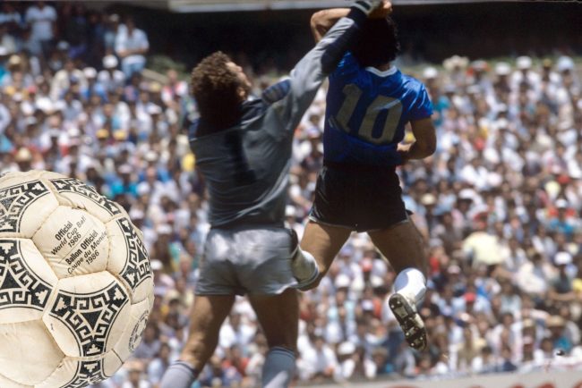 Mingea shutata de Maradona la Cupa Mondiala scoasa la licitatie in SUA ar putea fi vanduta pentru 10 milioane de dolari