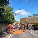 Mures Trei persoane decedate printre care un copil in urma unei coliziuni intre trei automobile si un camion militar