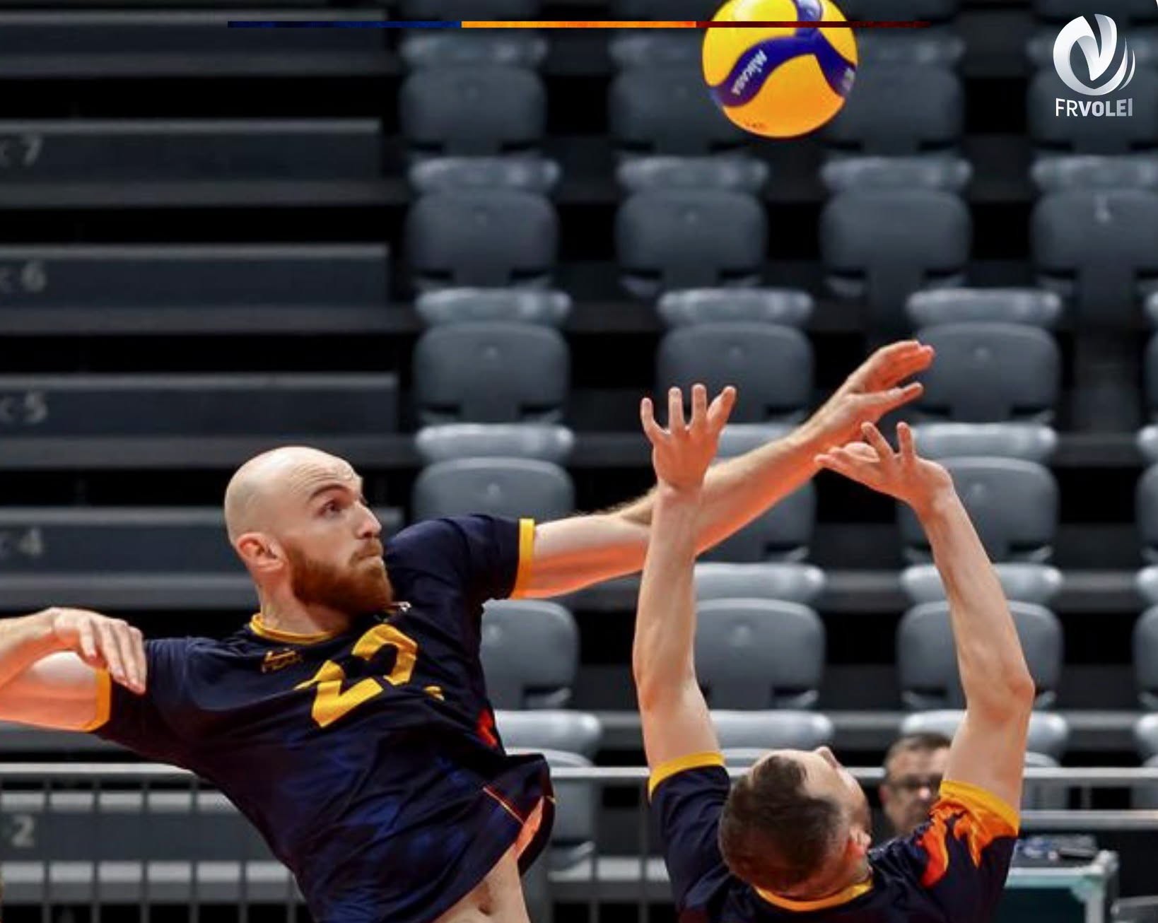 Nationale masculine de volei a Romaniei invinge Grecia in cel de al doilea meci amical de la Atena Tricolorii se pregatesc pentru Campionatul European