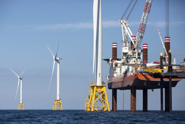 Ne vor judeca California ameninta cu actiuni legale impotriva tairilor de fonduri ale lui Trump pentru turbinele eoliene offshore