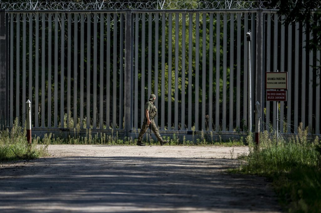 Nu mai este un proiect national Fortele din SUA Marea Britanie si Franta vor sustinere intarirea frontierei de est a Poloniei