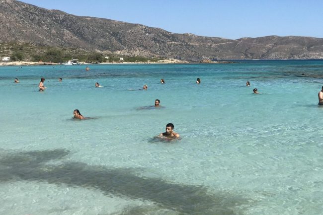 O drona s a prabusit pe o plaja aglomerata de turisti la Marea Neagra