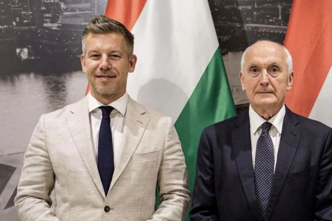 Omul indepartat de Orban propus de Peter Magyar pentru functia de presedinte al Ungariei Cine este Andras Baka se poate reformula astfel Persoana distantata de Orban sugerata de Peter Magyar pentru presedintia Ungariei Cine este Andras Baka