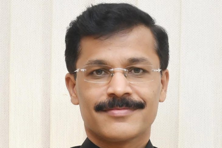 Piedone al Indiei socheaza Mumbaiul castigand celebritate dupa inspectiile efectuate la restaurante si hoteluri
