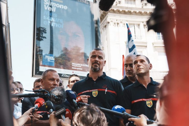 Pompierii francezi exasperati solicita guvernului mai multe resurse