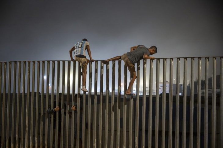 Posibili suspecti de terorism identificati printre migrantii ajunsi in Ceuta Ce informeaza presa si sursele din Spania