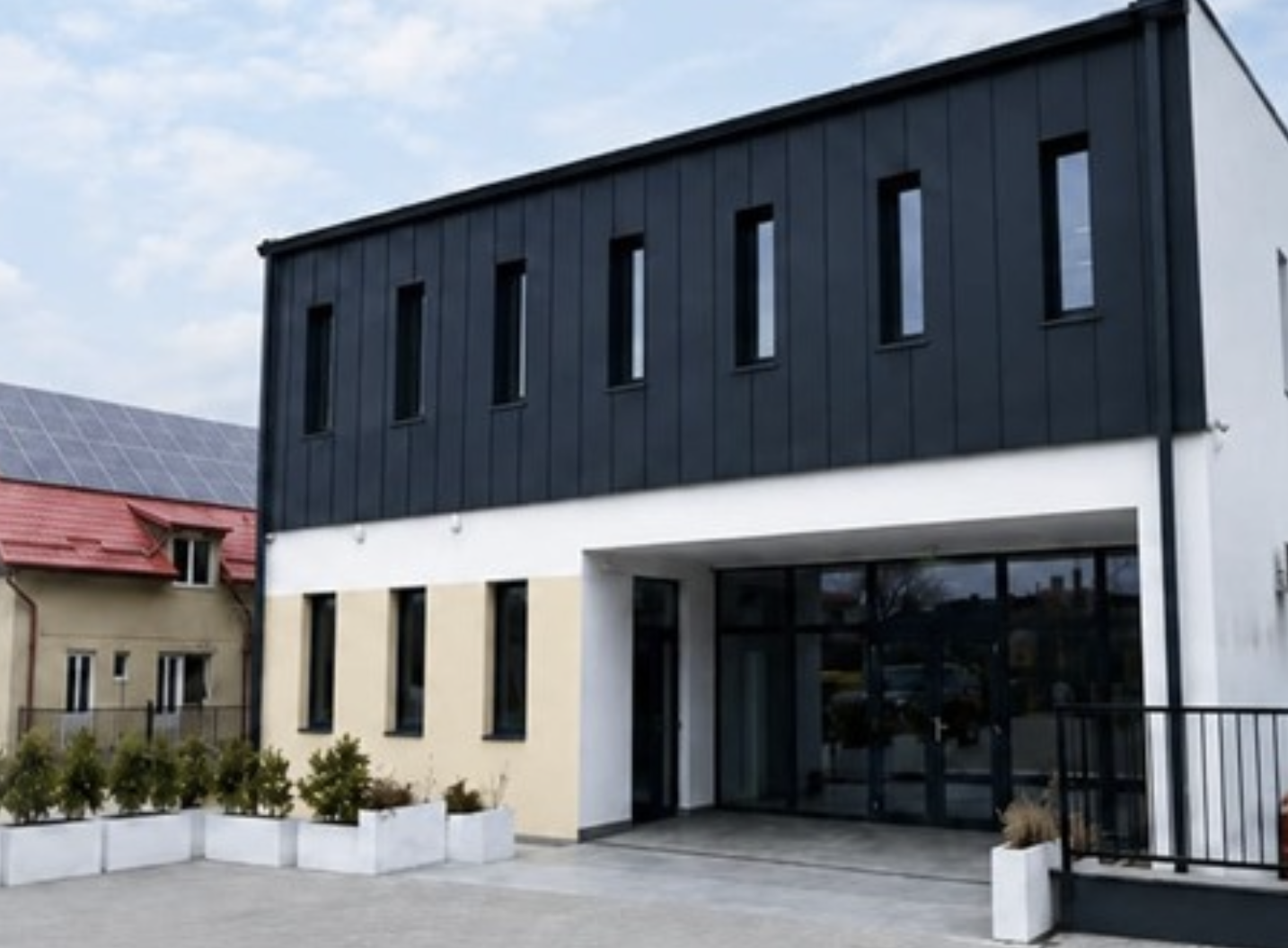 Primaria unei comune din Cluj isi muta sediul sambata intr o cladire noua Ce schimbari vor avea loc pentru cei care vin cu dosare pentru nunti sau alte solicitari