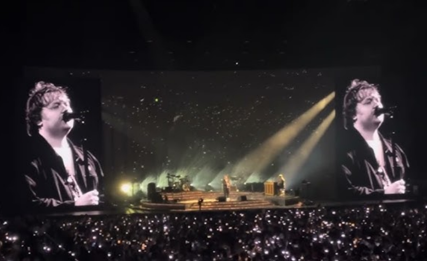 Programul complet UNTOLD 2026 pentru weekend Ce poti urma la fiecare scena in zilele de azi si maine Concertul mult asteptat al lui Lewis Capaldi