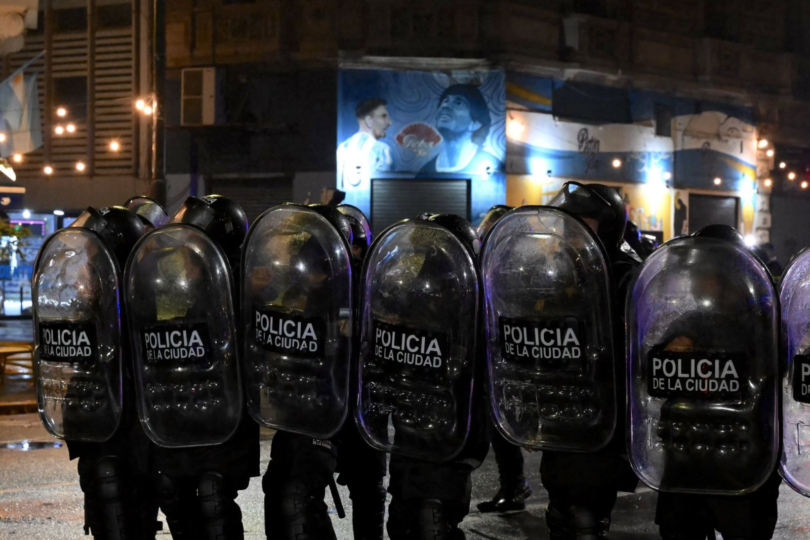 Proteste violente in Argentina impotriva unei legi sustinute de Javier Milei Ciocniri intre manifestanti si politie