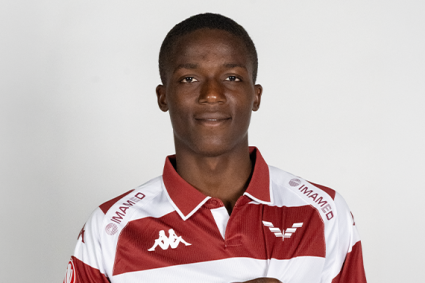 Rapid a semnat cu ivorianul Eric Ange Tape. Jucătorul de 18 ani a impresionat în timpul probei.