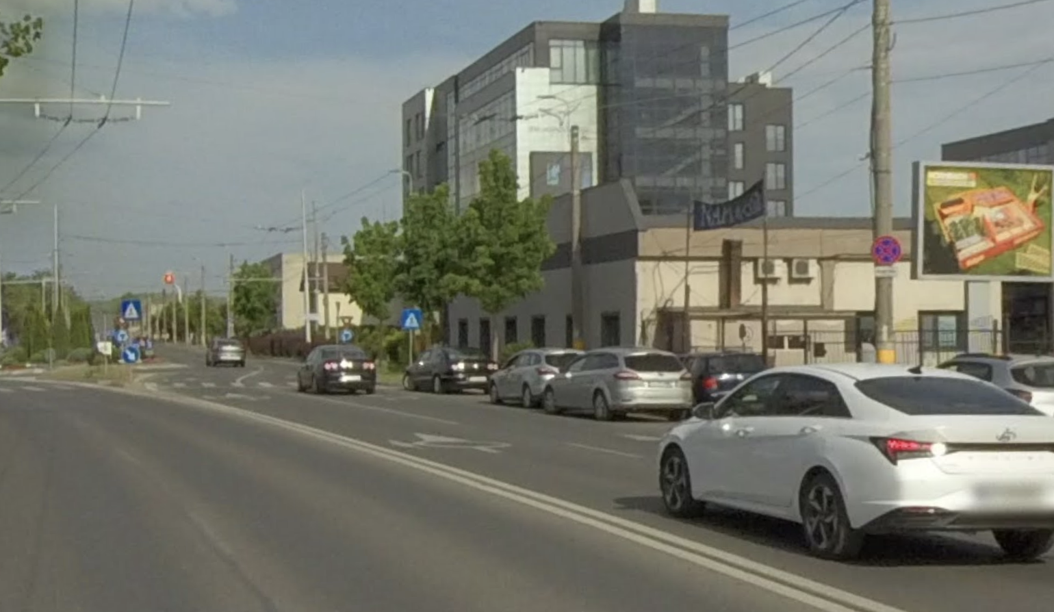 Revolta dupa intoarcerea din vacanta ce a descoperit pe strazile din Cluj Napoca l a facut sa si piarda rabdarea Romanul isi parcheaza masina doar unde ii convine