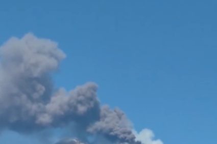 Românii care merg în Sicilia, atenționați după erupția vulcanului Etna: Zona de vârf este închisă.