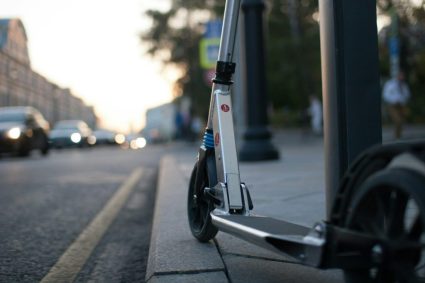 Salvamont Prahova, mesaj ironic după ce doi turiști au folosit trotinetele pe Platoul Bucegi: „Dacă sunt bune în oraș…”