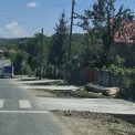 Santier de mari dimensiuni pe un drum judetean din Cluj Lucrarile se intind pe 30 de kilometri iar locuitorii din zona au parte de 185 de noi accesuri catre curtile lor