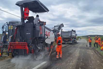 Se desfășoară lucrări de reparare a unui drum județean important din Cluj! Lucrări pe aproape 40 de kilometri între Viișoara, Frata și Mociu.