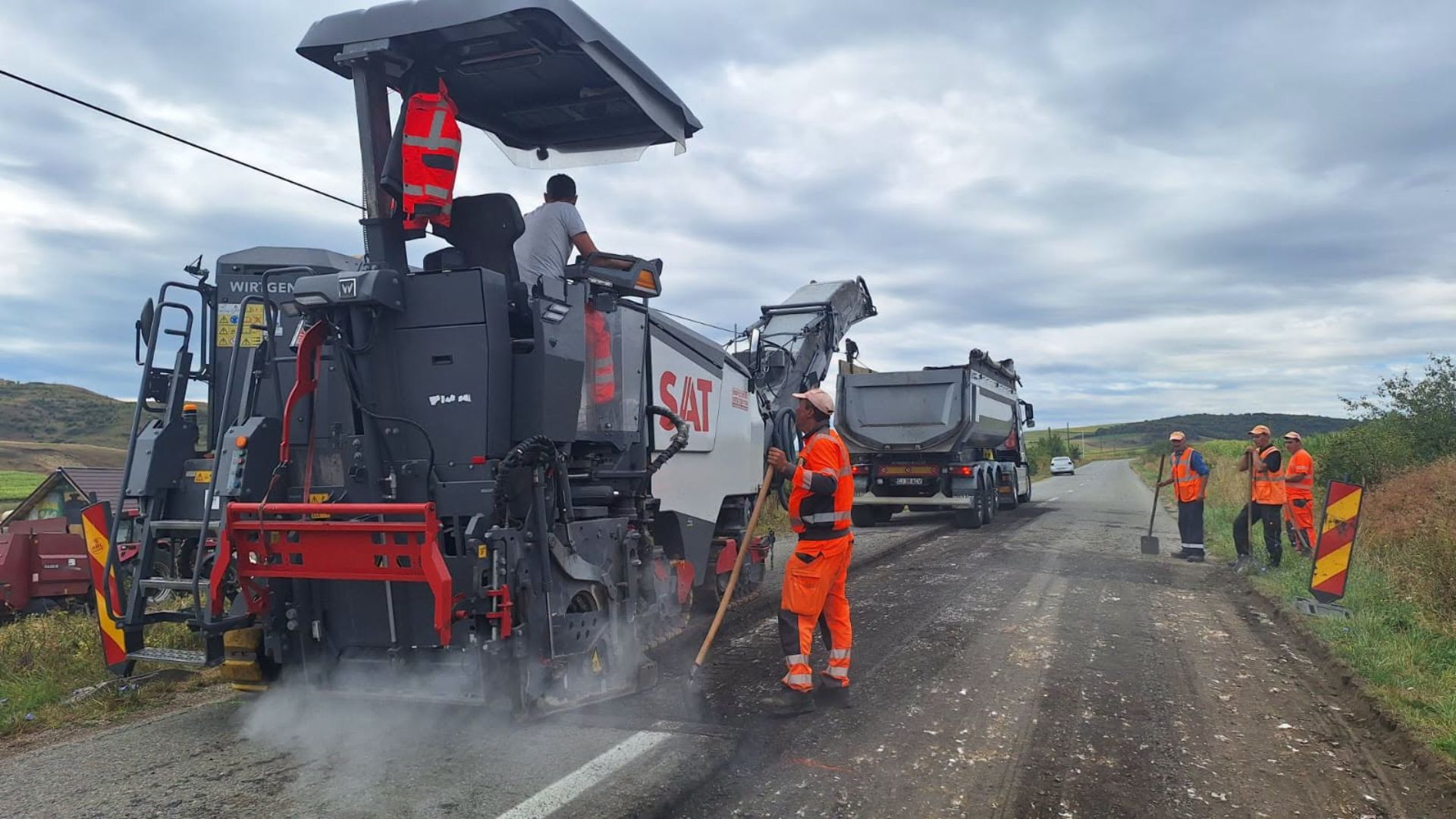 Se desfasoara lucrari de reparare a unui drum judetean important din Cluj lucrari pe aproape 40 de kilometri intre Viisora Frata si Mociu