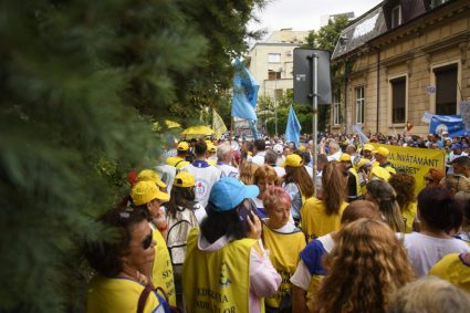 Sindicatele din Educație cer partidelor parlamentare să susțină grilele de salarizare stabilite în urma grevei din 2023: „Altfel, respingeți proiectul”