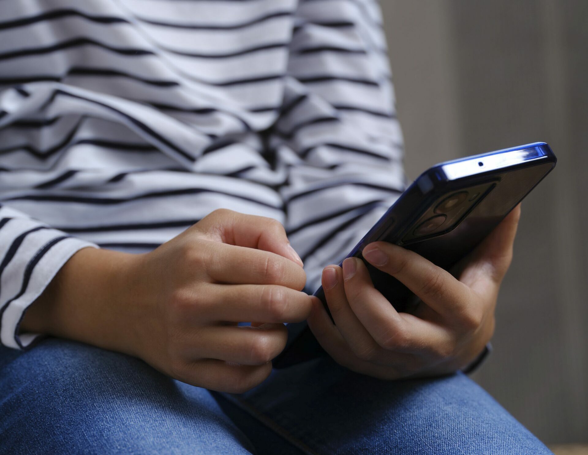 Tabere de detoxifiere digitala pentru tineri in Franta