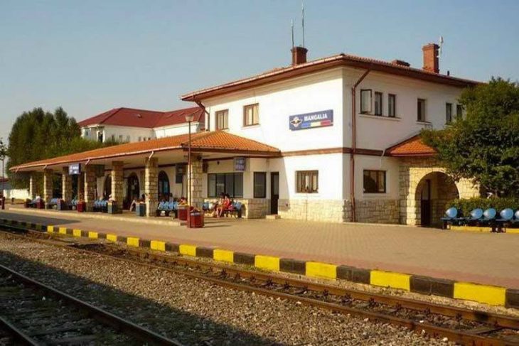 Tanara de 19 ani lovita de tren in gara Mangalia Purta casti si nu ar fi auzit semnalile sonore