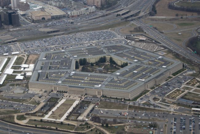 Trei jurnalisti de la publicatia militara Stars and Stripes inclusiv redactorul sef concediati de Pentagon Care ar putea fi motivul invocat