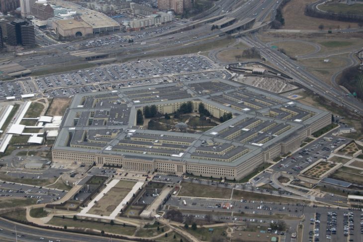 Trei jurnalisti de la publicatia militara Stars and Stripes inclusiv redactorul sef concediati de Pentagon Care ar putea fi motivul invocat