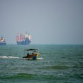 Trei petroliere atacate in Stramtoarea Ormuz Emiratele il acuza pe Iran de piraterie