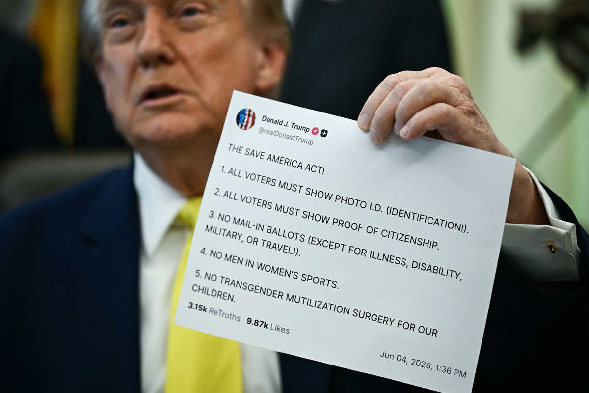 Trump acuzat in instanta pentru acces platit in avans la postarile de pe Truth Social