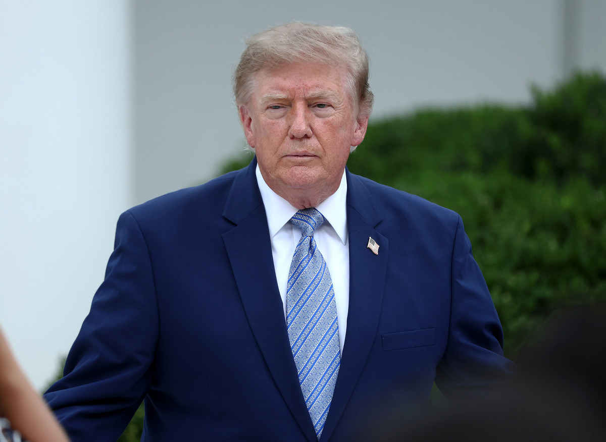 Trump anunta o majorare a tarifelor cu 50 pentru Canada la vehicule si otel dupa esuarea negocierilor comerciale