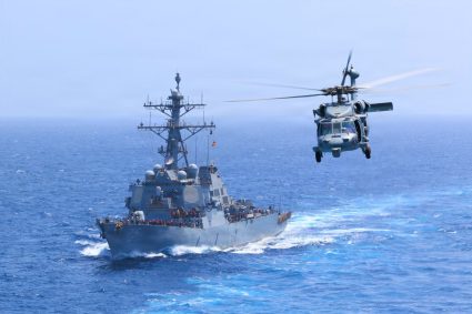 Trump schimbă regulile pentru Marina SUA: autorizază construirea navelor militare în șantiere din străinătate.