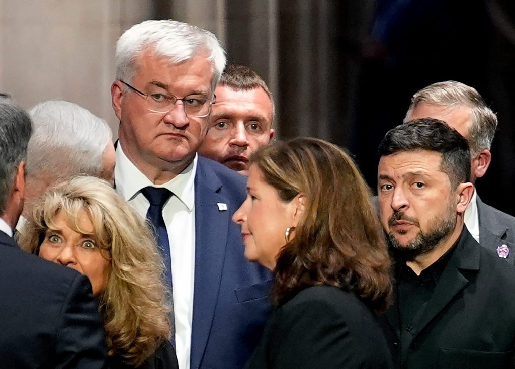 Ucraina are doi ministri confirmati Evhenii Khmara preia conducerea Ministerului Apararii iar Sybiha ramane la Ministerul Afaceri lor