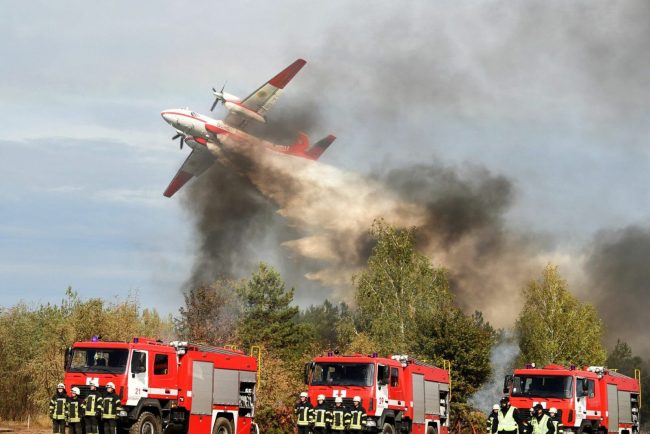Ucraina sprijina Franta in lupta impotriva incendiilor de padure Macron Multumesc Ucraina