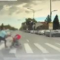 Un clujean acuza un sofer de TIR ca a trecut pe rosu in timp ce o mama cu bebelusul se pregatea sa traverseze Depun plangere inconstientule