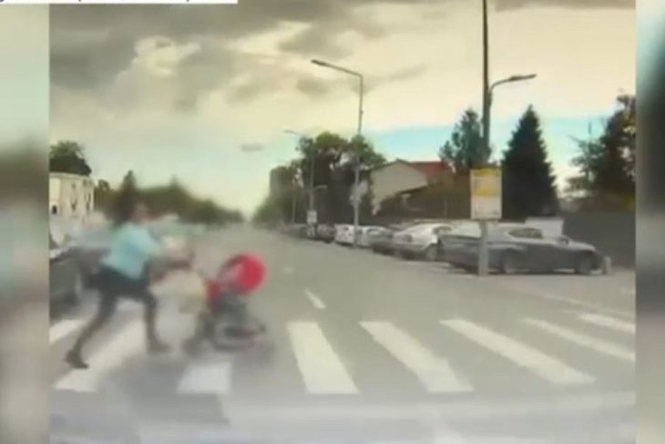 Un clujean acuza un sofer de TIR ca a trecut pe rosu in timp ce o mama cu bebelusul se pregatea sa traverseze Depun plangere inconstientule