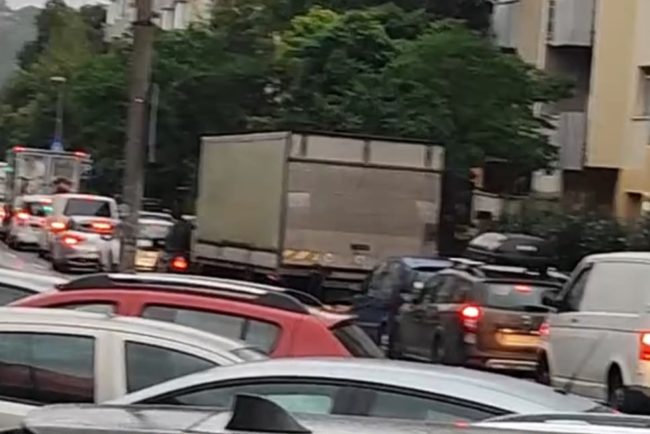 Un clujean cere schimbari radicale in traficul din Grigorescu Strada Donath este practic o artera de tranzit intens Ce solicita de la Primarie