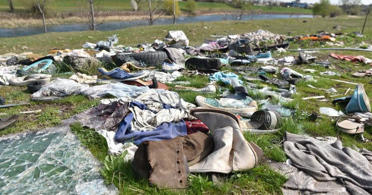 Un om de afaceri a fost retinut de procurori sub acuzatia ca firma sa a ingropat ilegal deseuri in judetul
