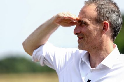 Un posibil candidat la președinția Franței susține că a fost victima unei campanii de denigrare din partea Rusiei.