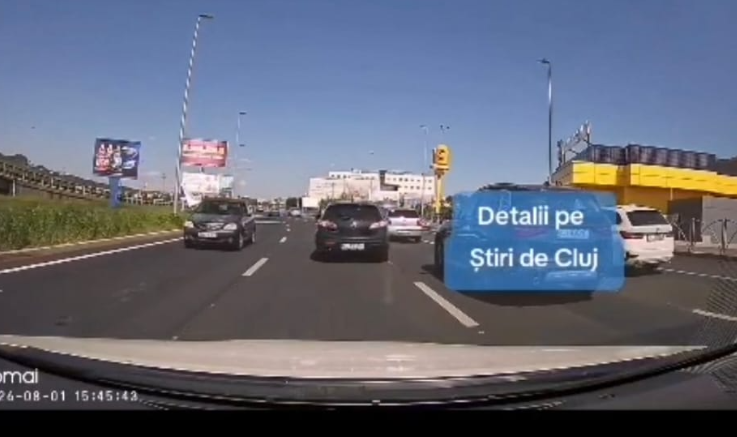 VIDEO Contrasensul pare in voga pe noul drum langa VIVO din Cluj Un sofer a confundat total directia