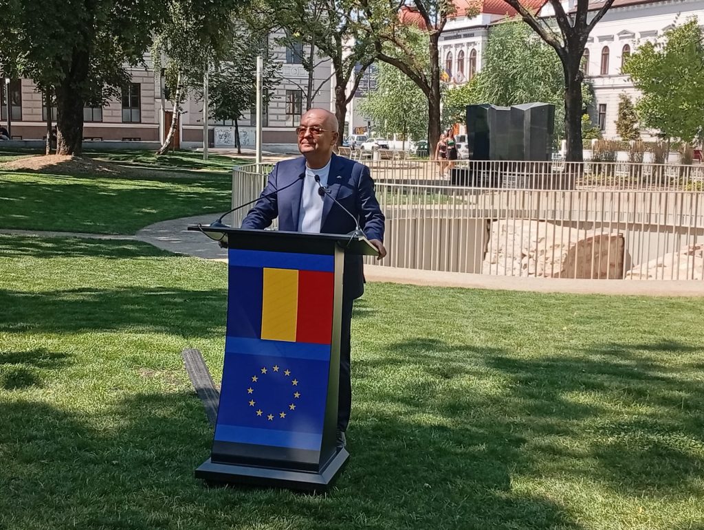 VIDEO Invitatie la istorie Clujenii pot descoperi noile vestigii romane Boc a inaugurat noul obiectiv turistic din centrul orasului